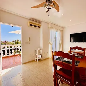 En Zona Nudista De Apartamento